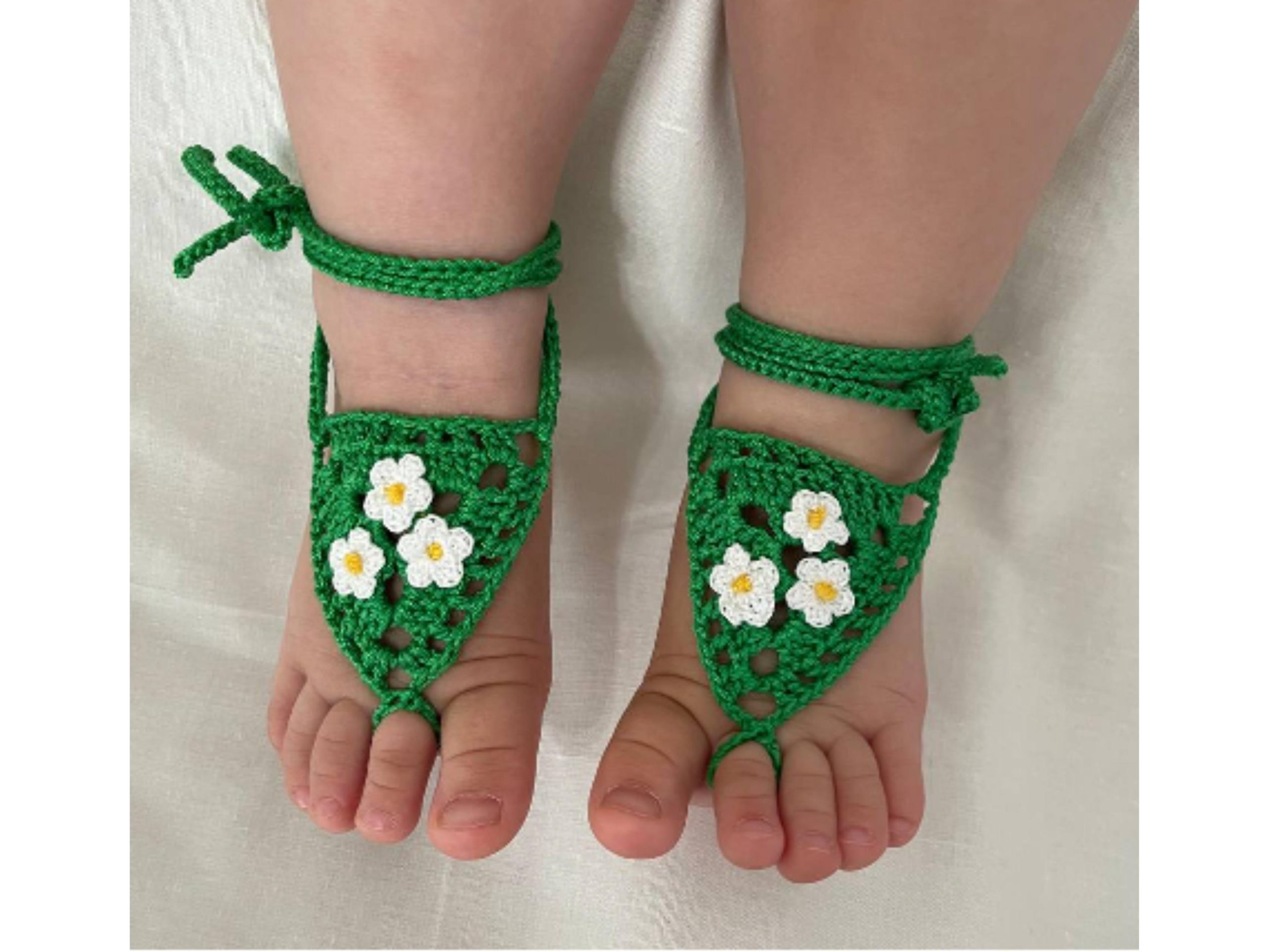 Sea Shell Barefoot Sandals Crochet Pattern Crochet pattern by  GoldenLucyCrafts | LoveCrafts