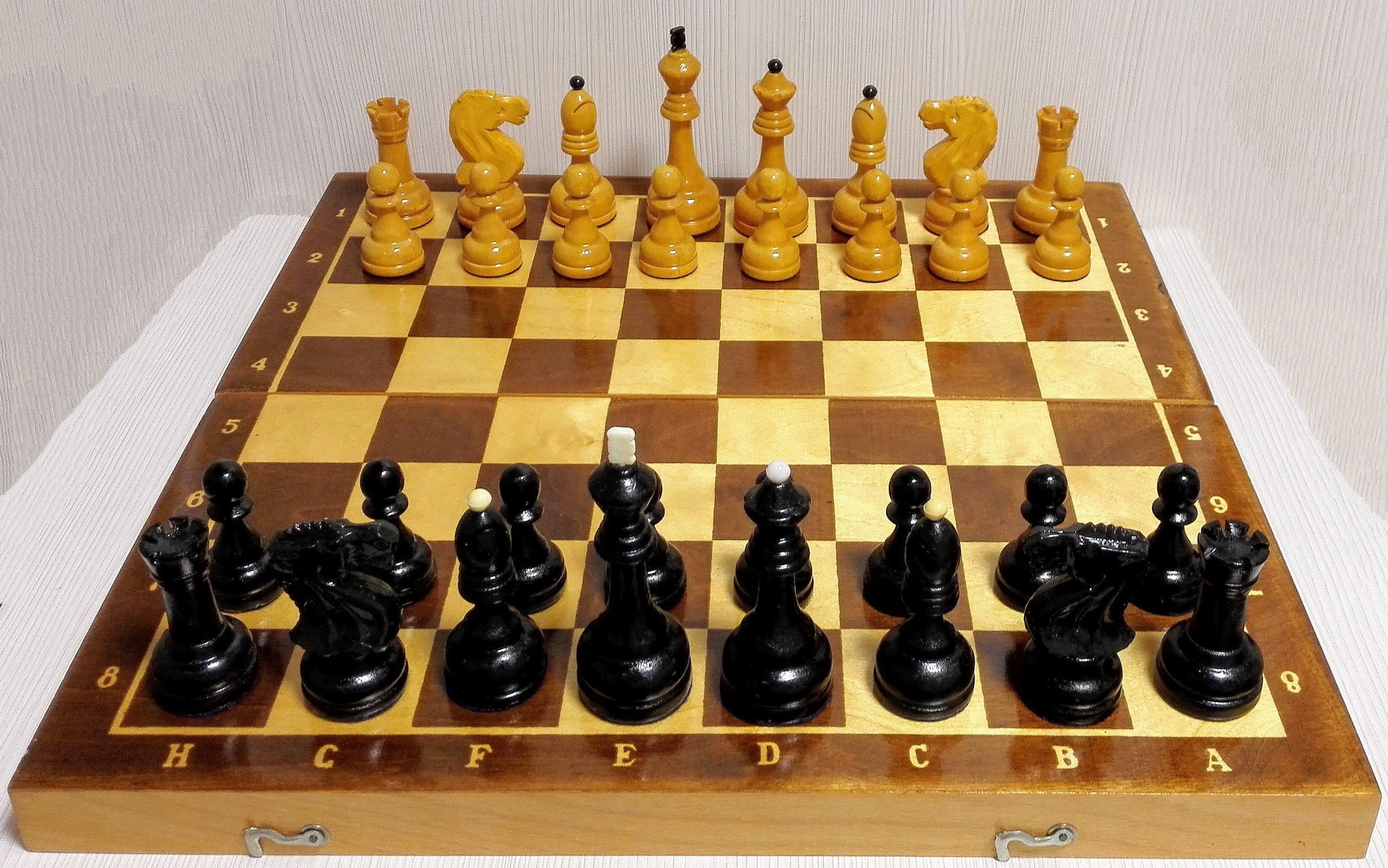 Four Styles of Soviet Grandmaster Chess Sets: The GM1 Chess Pieces – Soviet  and Late Tsarist Chess Sets