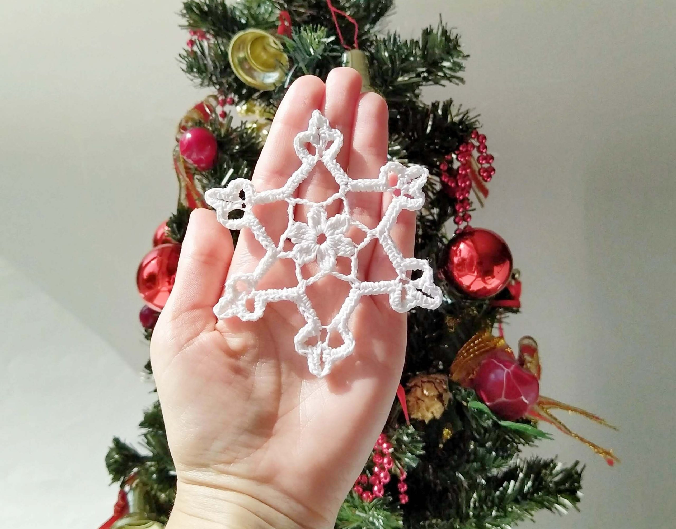 Crochet Christmas snowflake patterns - Snowflake ornament