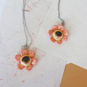 Eye Flower Necklace