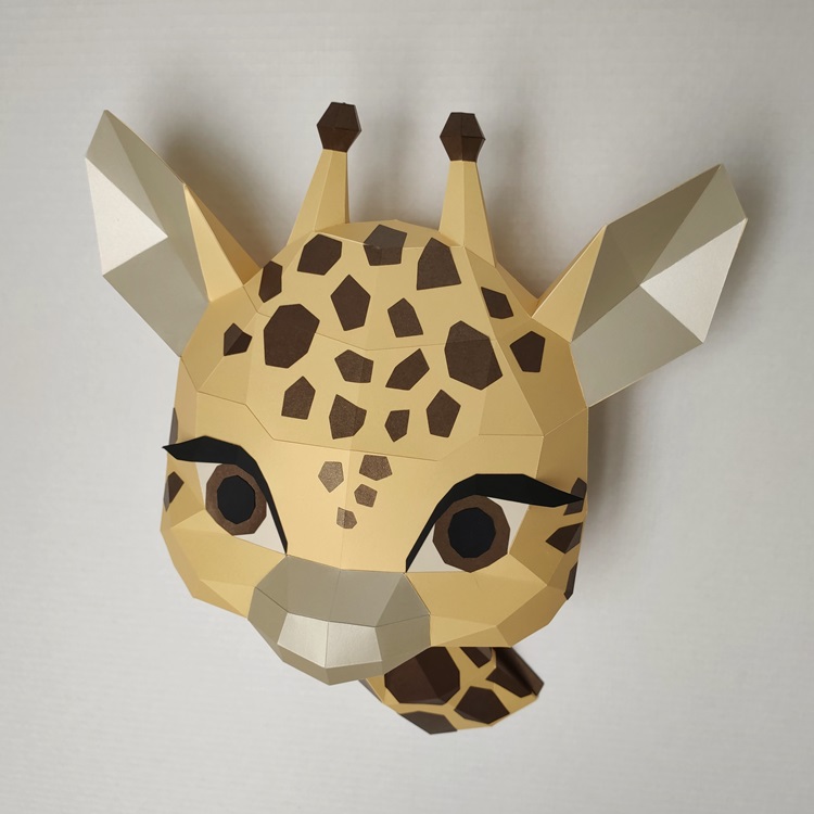 Papercraft giraffe wall low poly origami 3d