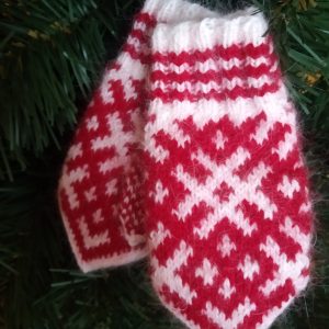 Children's hand-knitted wool mittens