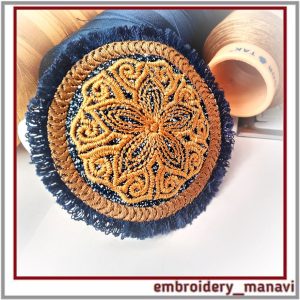 InthehoopembroiderydesignBroochwithpatternfringe
