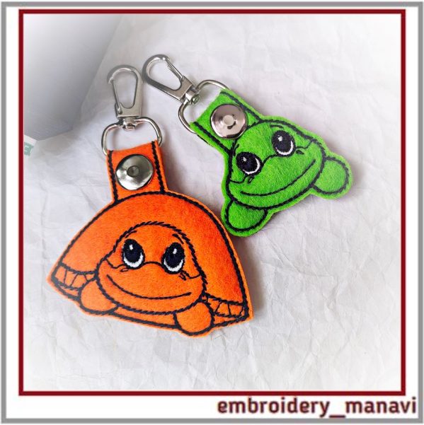 InthehoopmachineembroiderydesignKeychainTurtle