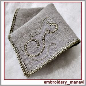 Inthehoopembroiderydesignhandkerchiefwithamouse
