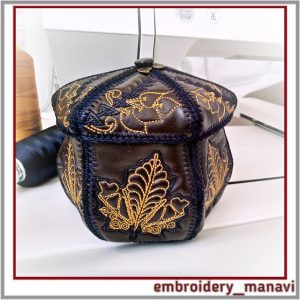 ITHembroiderydesignofaboxwithapatternandalid