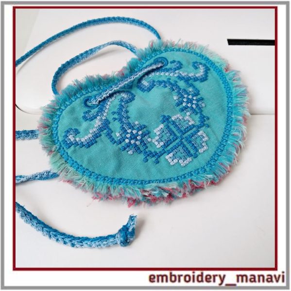 MachineEmbroideryDesignpendantinthecrossstitchGzhel