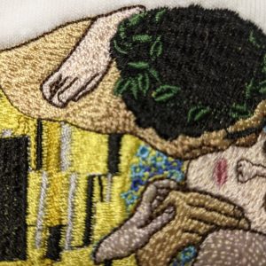 Climt kiss machine embroidery design