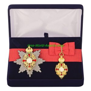 Badge and star of the Order of Franz Joseph in a gift box. Dummies, copies