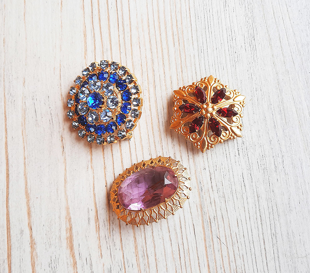 Ladies sale vintage brooches