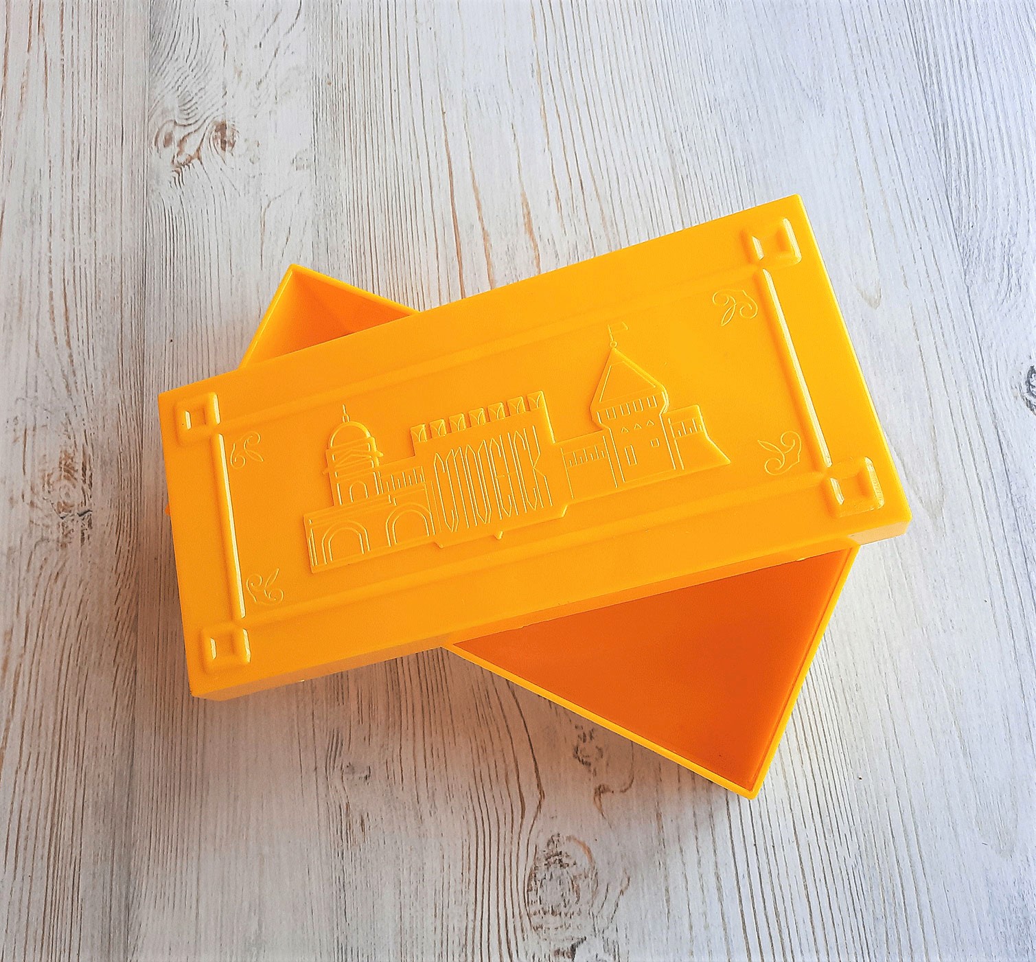 Yellow box plastic vintage sewing accessories storage container - Crealandia