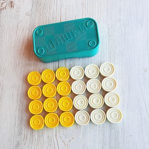 Soviet carbolite checkers yellow white – Russian draughts green box vintage