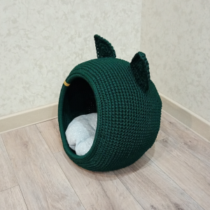 Round cat house crocheted from polyester cord, cat bed, green cat bed