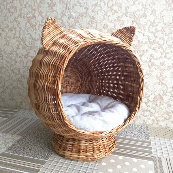 Round wicker cat bed