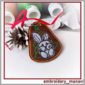In_the_hoop_rabbit_pendant_keychain