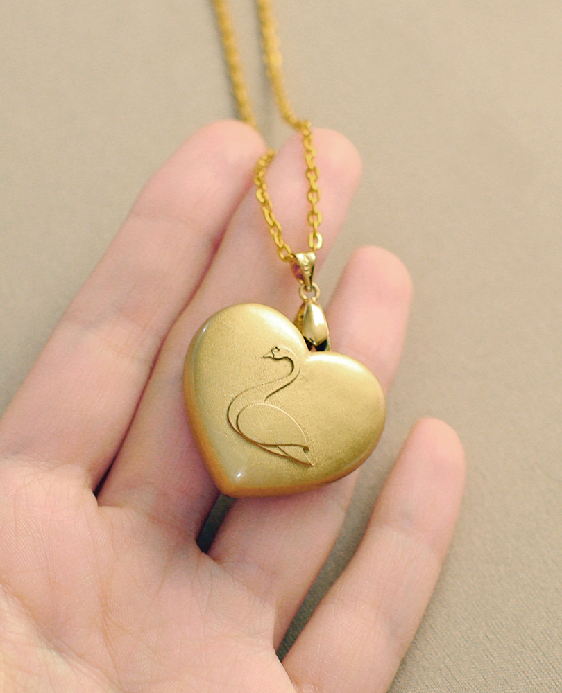 the swan princess necklace