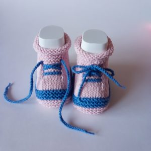 Booties- sneakers for a newborn from 0 to 3 months.