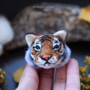 Needle felted brooch, Tiger, tiger brooch, wool,1 new, handmade