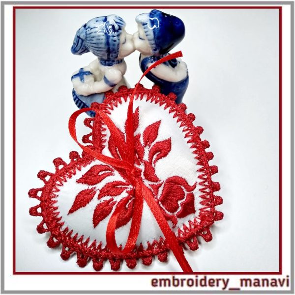 Machine_embroidery_design_Wedding_ring_cushion