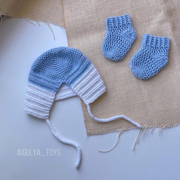 Set for a newborn or premature baby,bonnet,socks made of cotton