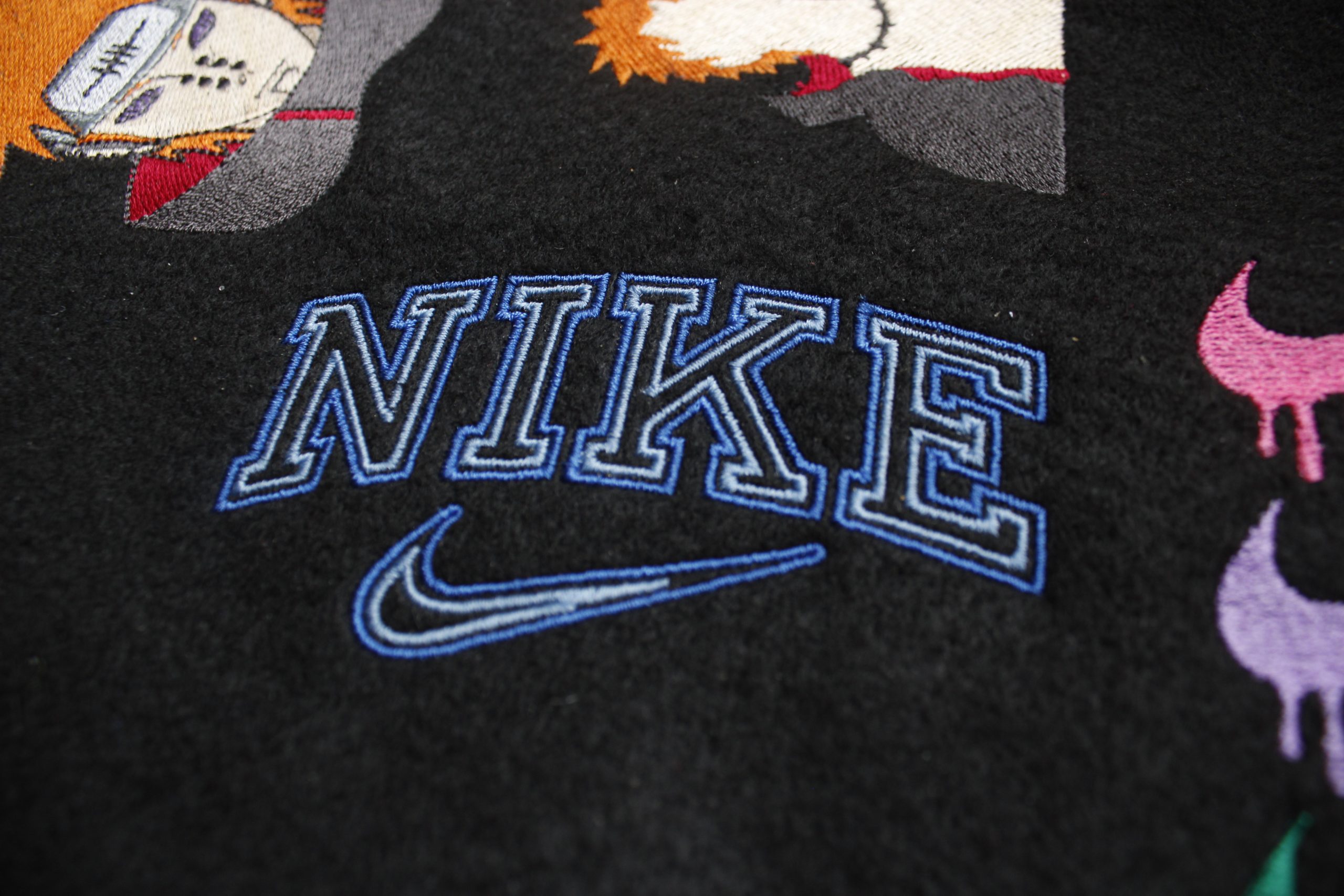 Nike double line Embroidery Design, swoosh logo, 4 sizes - Crealandia