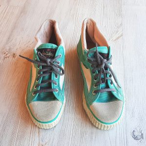 Vintage China volleyball sport shoes – green white mens sneakers vintage