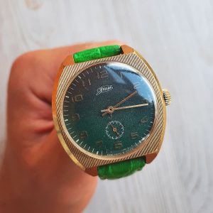 pobeda soviet mens watch green dial