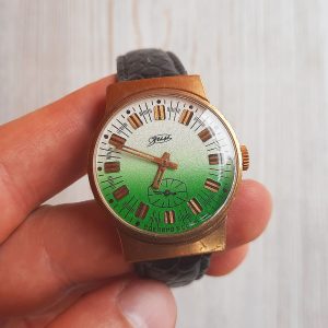 Soviet mens watch Pobeda ZIM – green white dial wind up wrist watch USSR