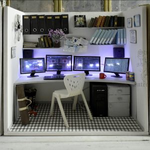 Book nook IT-shnik’s OFFICE Miniature on a bookshelf
