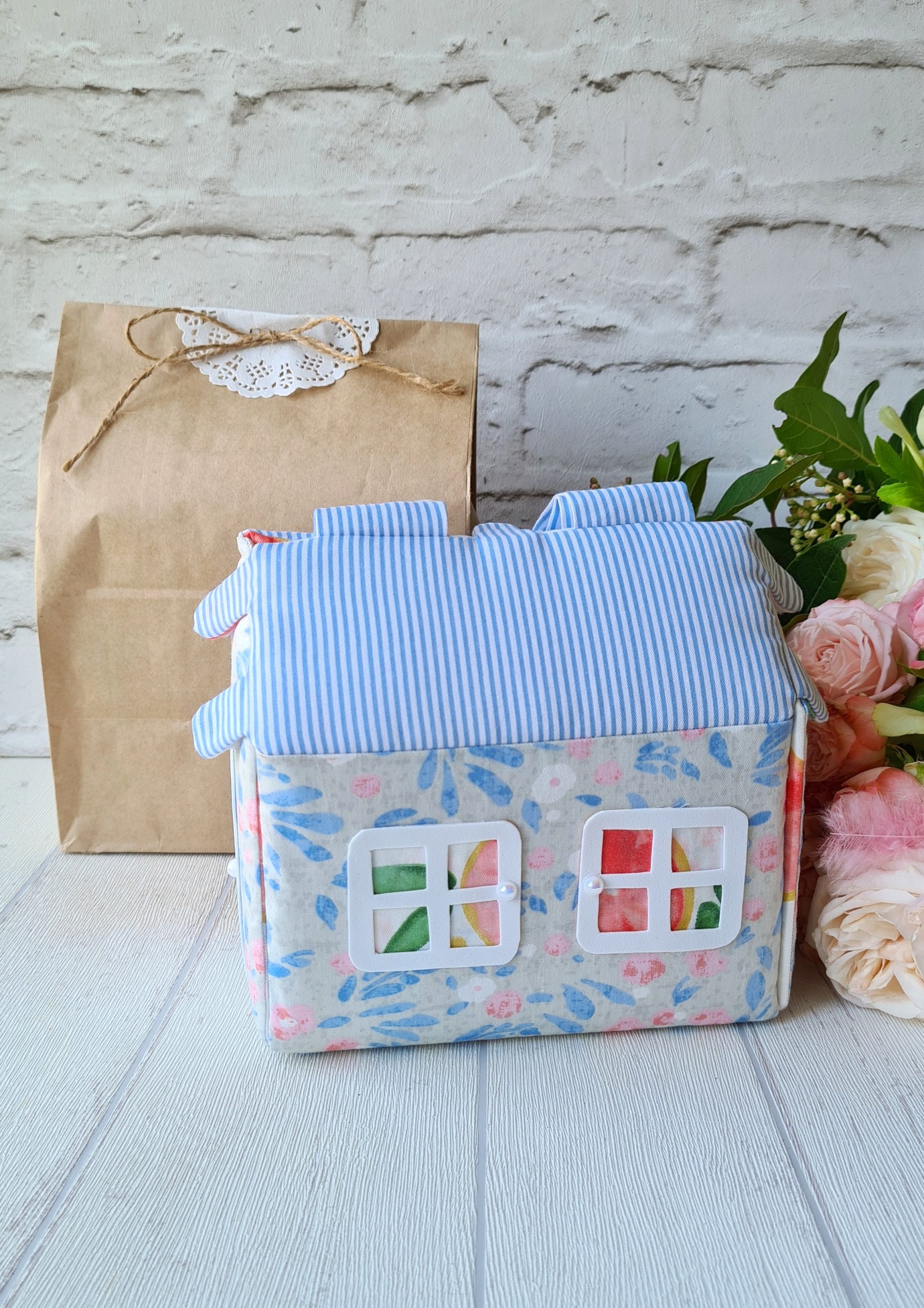 gift for kid girl fabric doll house bag