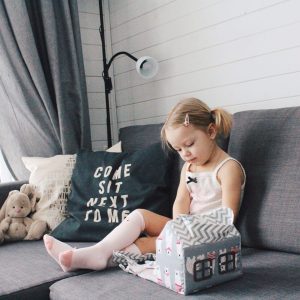 Original gift for kid – Fabric dollhouse bag with miniature furniture