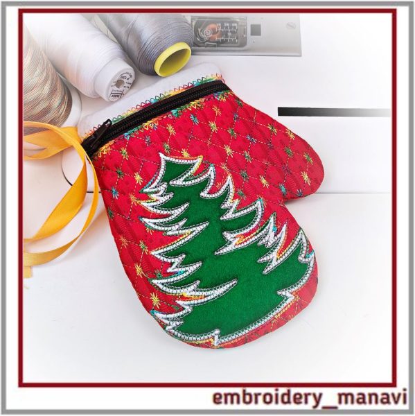 In_the_hoop_embroidery_design _Christmas_mitten_bag _2