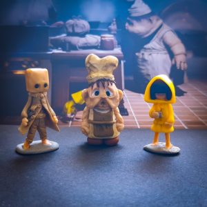 Home 1189 Mini Little nightmares Six Mono Cook Lady figurines