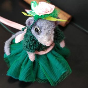 Handmade Marketplace 859 maus in dress