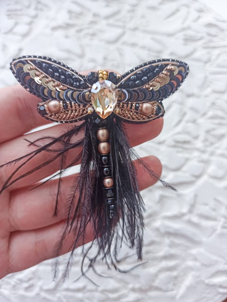 Black dragonfly brooch handmade from rhinestones - Crealandia