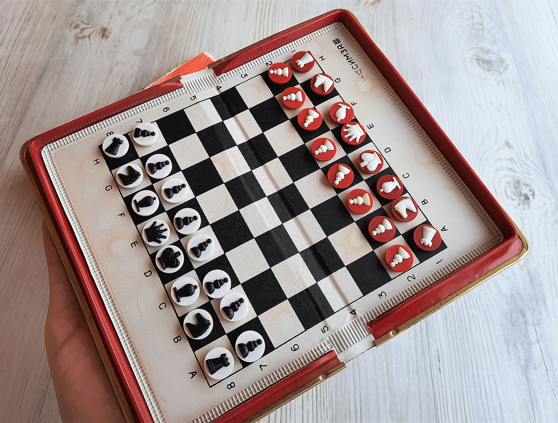 Vintage 1960s Magnetic Chess Game