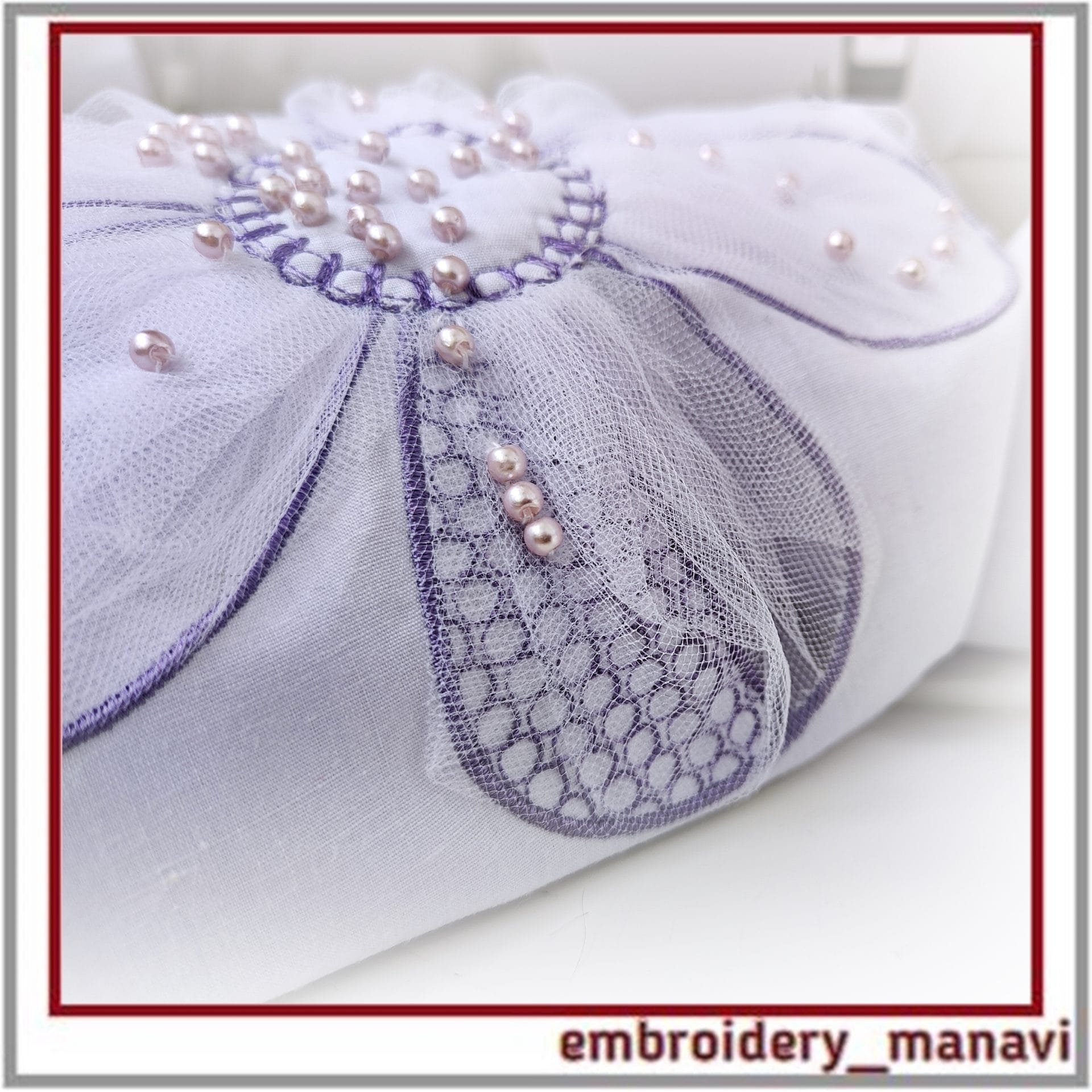 3D embroidery design flower appliqué with mesh drapery 3 3D embroidery design flower appliqué with mesh drapery - Image 3