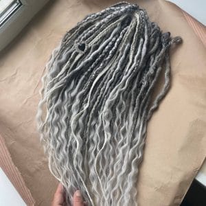 grey synthetic dreads de and se dreadlocks with curls