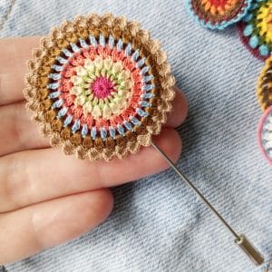 rosary-mandala-brooch-micro-crochet-soft-beauty-symbol-1-2