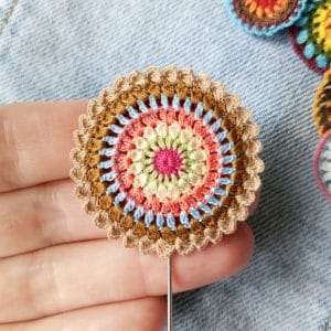 rosary-mandala-brooch-micro-crochet-soft-beauty-symbol-2-3